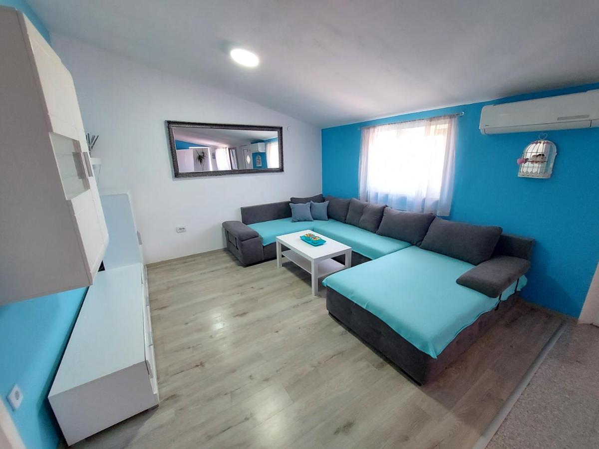 Apartman Ana Stinjan Exterior photo